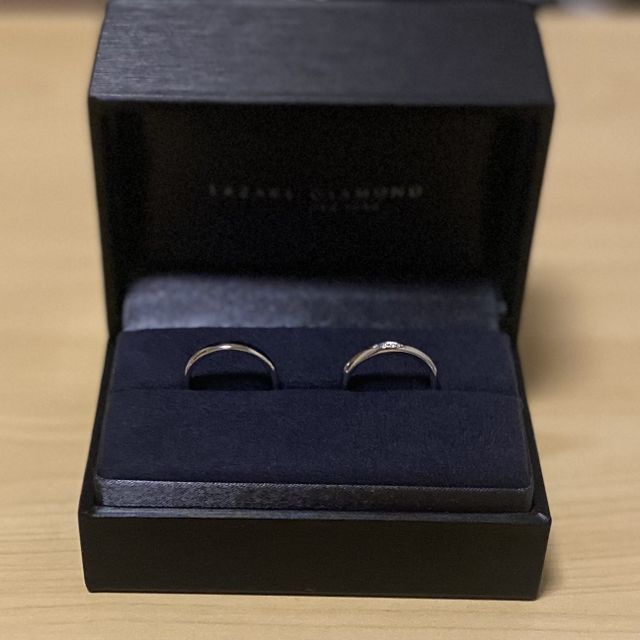 【ラザール ダイヤモンド(LAZARE DIAMOND)の口コミ】 Vラインで指が長く美しく見えるのがポイントです。指に自然に馴染むのも素…