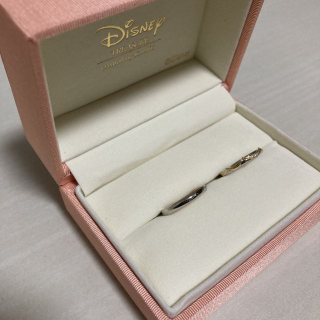 【ケイウノ ブライダル(K.UNO BRIDAL)の口コミ】 指輪はディズニーの美女と野獣のデザインにしました。
ディズニーが好きな…