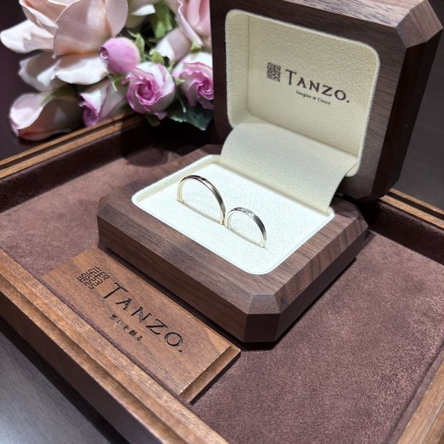 【TANZO.(鍛造指輪)の口コミ】 フルオーダーで注文したので自分たちでこの指輪をデザインしたんだという…