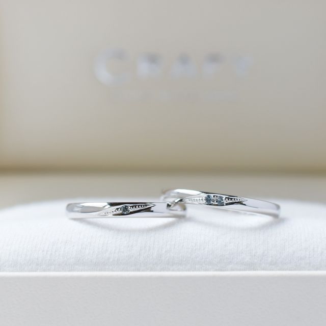 【CRAFY(クラフィ)の口コミ】 プラチナのシンプルなデザインにダイヤを1石。指に優しくフィットして、動…