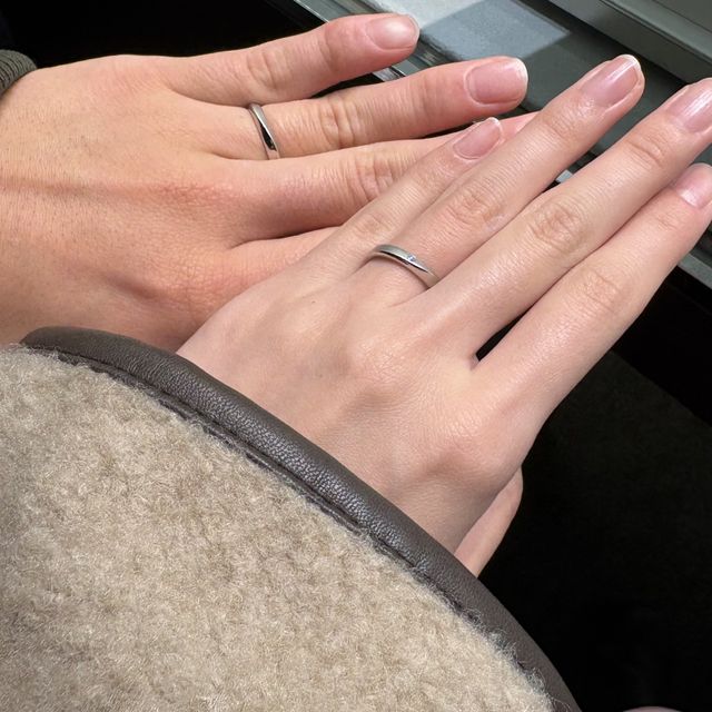 【アイプリモ(I-PRIMO)の口コミ】 特につや消しの落ち着いたデザインが指になじんで、とても上品に見えると…
