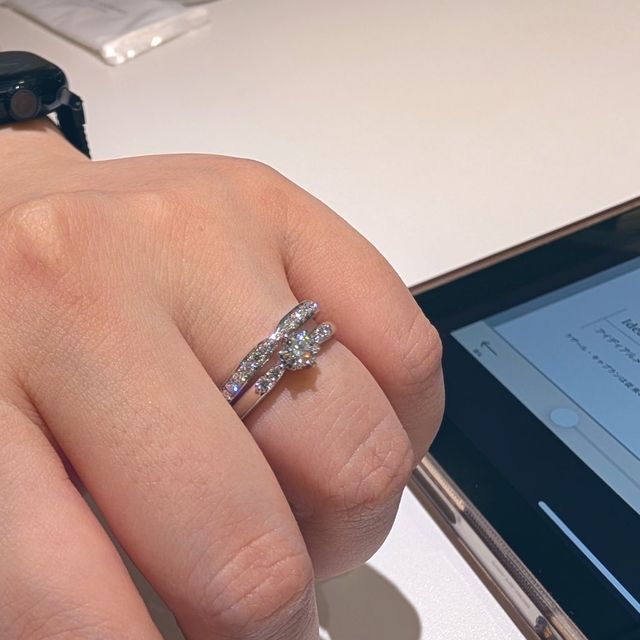 【ラザール ダイヤモンド(LAZARE DIAMOND)の口コミ】 ネットで見た時からビビッときてました。お店で見ても本当に素敵だったの…