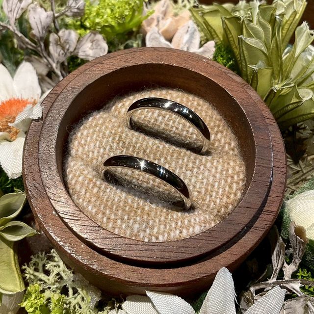 【鎌倉彫金工房の口コミ】 指輪はシンプルなプラチナ製で、丸みのある形状が指に自然にフィットする…