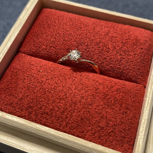 【出雲結(いずもゆい)の口コミ】 デザイン・素材にいたるまで納得がいくものを選べます。
デザインとダイヤ…