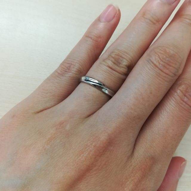 【ギンザタナカブライダル(GINZA TANAKA BRIDAL)の口コミ】 シンプルな2.5ミリから3ミリのプラチナの指輪を探していました。選んだも…