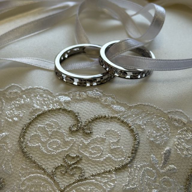 【ケイウノ ブライダル(K.UNO BRIDAL)の口コミ】 桜とベイマックスをモチーフにしてデザインしていただきました。ストーン…