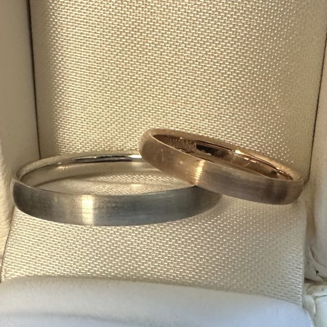 【俄(にわか)の口コミ】 柄や石など入っていない、シンプルな指輪を探していたところ、こちらの指…