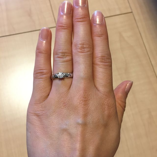 【ショーメ(CHAUMET)の口コミ】 個性的なデザインをしているが、シンプルでどんな服装やシーンにもマッチ…