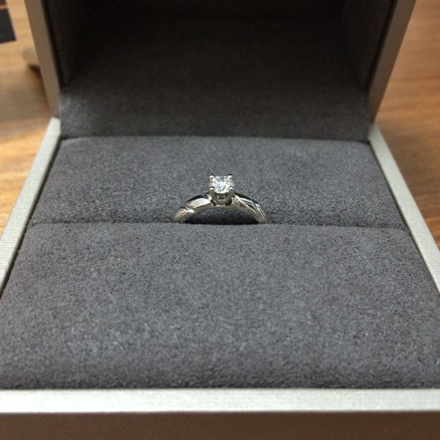 【ショーメ(CHAUMET)の口コミ】 個性的なデザインをしているが、シンプルでどんな服装やシーンにもマッチ…