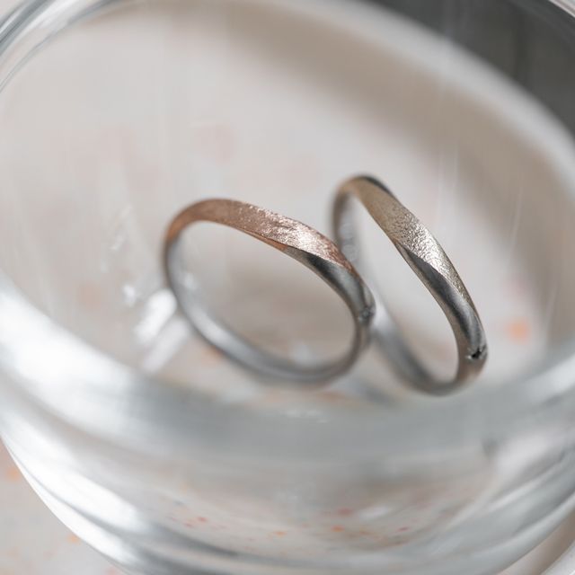 【Cayof(カヨフ)の口コミ】 緩やかなカーブとねじれが絶妙に調和し、指に自然に馴染む大変美しい仕上…