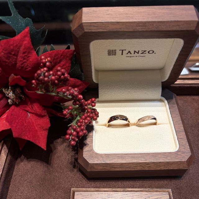 【TANZO.(鍛造指輪)の口コミ】 ピンクゴールドのスターダストで唯一無二のデザインですごくお気に入りで…