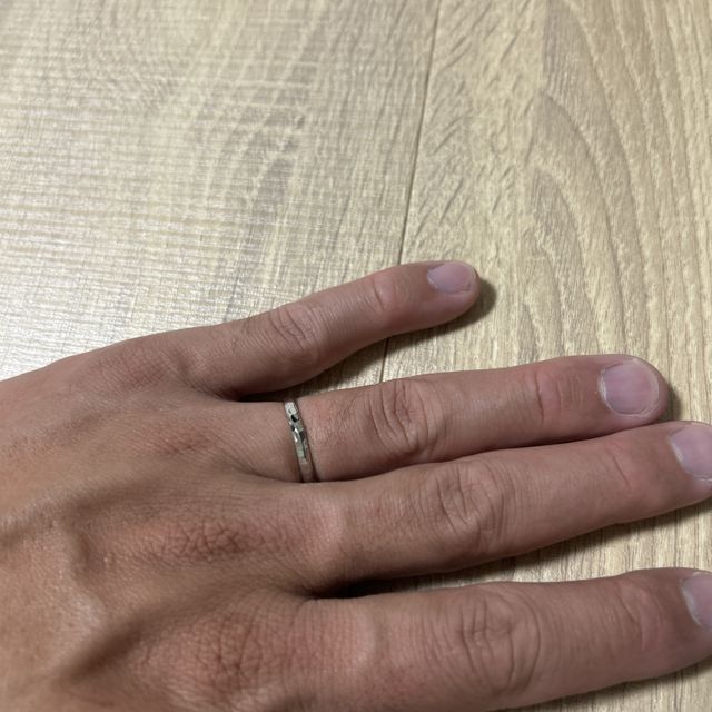 【BAUM(バーム)の口コミ】 プラチナの上質な輝きに、太めのひねりデザインがとても映えていて、手元…