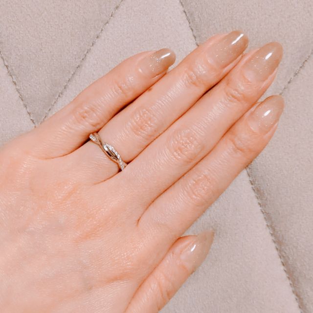 【ラザール ダイヤモンド(LAZARE DIAMOND)の口コミ】 毎日欠かさず着けるというよりも、お出掛けの際のアクセサリーとして着け…