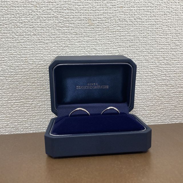 【銀座ダイヤモンドシライシの口コミ】 結婚指輪は長年つけるものなのでシンプルで普段使いしやすい物を選びまし…