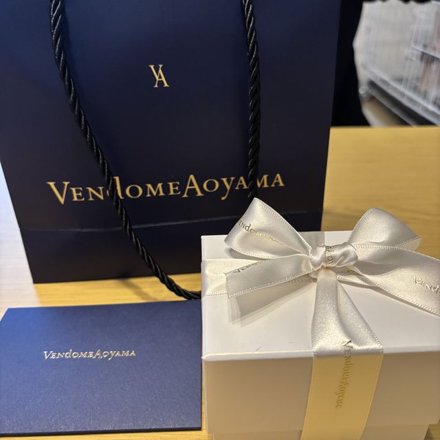 【ヴァンドーム青山(VENDOME AOYAMA)の口コミ】 指輪の素材はプラチナ950でしっかりしていて、きらめくデザインに惹かれま…
