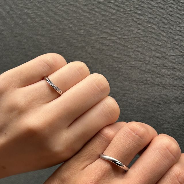 【アイプリモ(I-PRIMO)の口コミ】 ウェーブが施されたデザインで、シンプルな中にもこだわりがみえるもので…