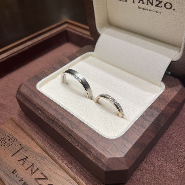 【TANZO.(鍛造指輪)の口コミ】 どんな指輪にするか悩んでいたけど、
他のブランドで好みのデザインがなく…