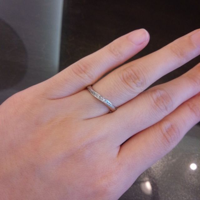 【JEWELRY  KAMATA(ジュエリーかまた)の口コミ】 シンプルな指輪を探していました。滑らかなラインが素敵です。すこし派手…