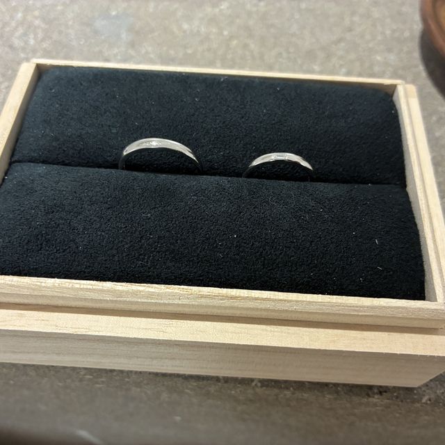 【出雲結(いずもゆい)の口コミ】 シンプルで落ち着いたいい指輪だと思います。
場所を選ばないデザインです…