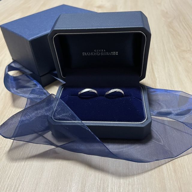 【銀座ダイヤモンドシライシの口コミ】 歳をとっても長くつけられる存在感のある大きさと
指にフィットするウェー…