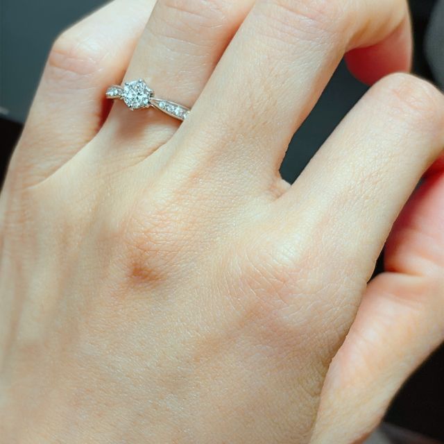 【BRILLIANCE+(ブリリアンスプラス)の口コミ】 王道デザインで素敵なものが多いのはもちろん、ダイヤモンドの品質も非常…