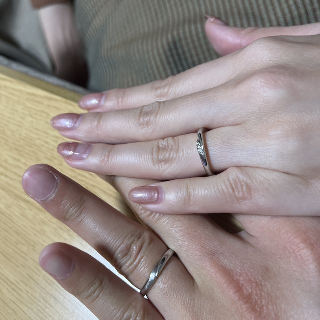 【銀座ダイヤモンドシライシの口コミ】 デザイン最高！！シンプルなデザインの結婚指輪を選びましたが、細部まで…