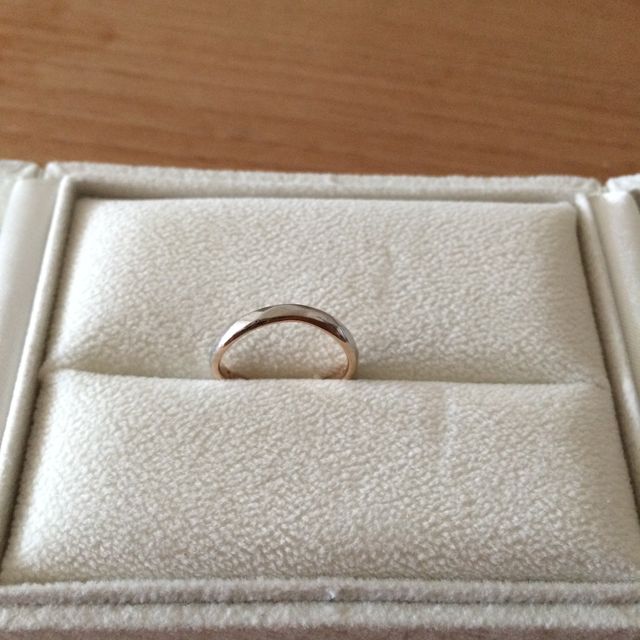 【A・D・A(エー・ディー・エー)の口コミ】 結婚指輪を普段から身に着けておきたいと考えていたため、ダイヤなどの装…