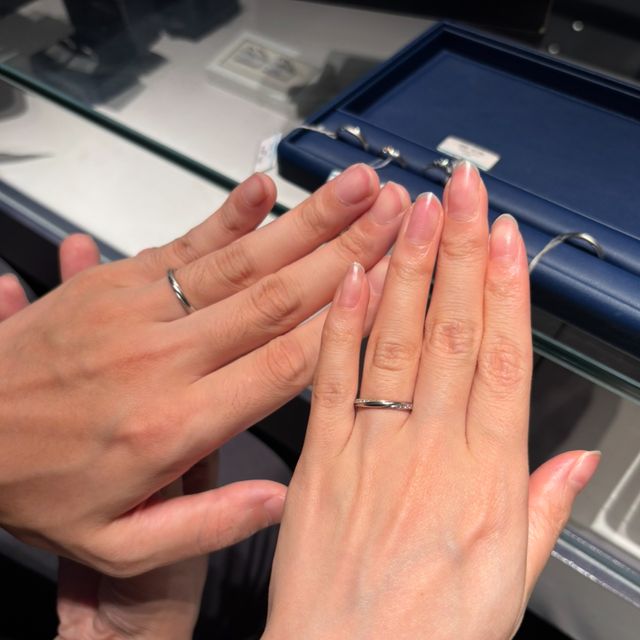 【銀座ダイヤモンドシライシの口コミ】 シンプルで王道なものからゴージャスなものまで、デザイン数が豊富です。…