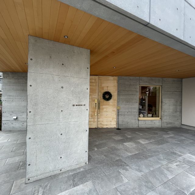 【鎌倉彫金工房の口コミ】 男女ともに1.5mmの細身デザインを選択し、
ホワイトゴールドとピンクゴー…