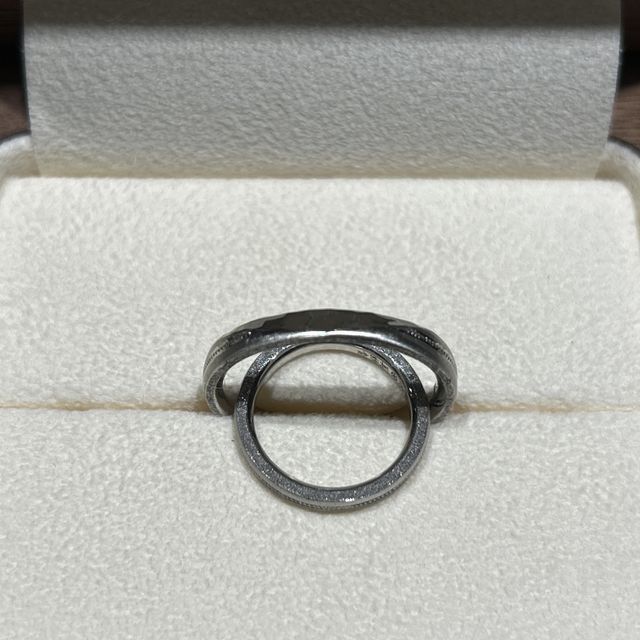 【TANZO.(鍛造指輪)の口コミ】 入籍日に合わせた末広がりのデザインをイメージしていただきました。
毎日…