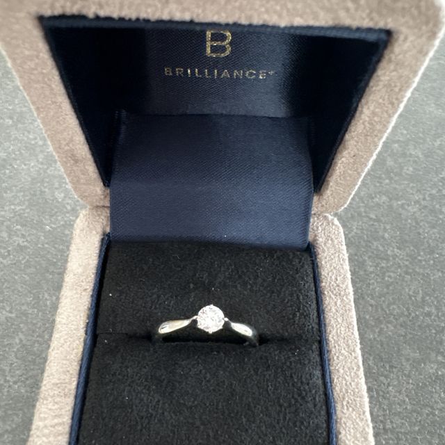 【BRILLIANCE+(ブリリアンスプラス)の口コミ】 ダイヤをプレゼントして頂き、そこから夫婦でお店に出向き自分の好きなデ…