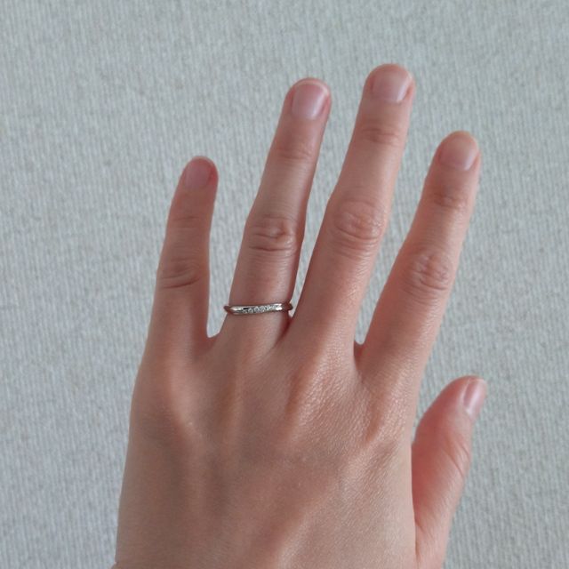 【アイプリモ(I-PRIMO)の口コミ】 つけ心地が良く、自分の手の形にあっていて綺麗に見える
ダイヤの輝きも綺…