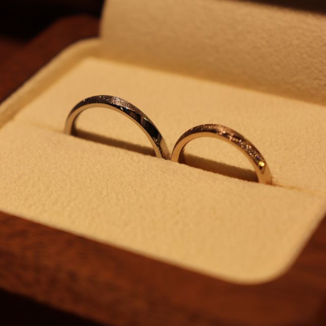 【TANZO.(鍛造指輪)の口コミ】 鍛造製法で強度が高く、毎日安心して着けられる点に惹かれました。フルオ…