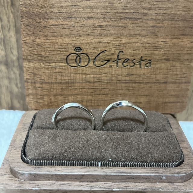 【手作り指輪工房 G.festa(ジーフェスタ)の口コミ】 わたしたちは、シンプルなデザインのなかで
ただの円形ではなく、ねじりが…