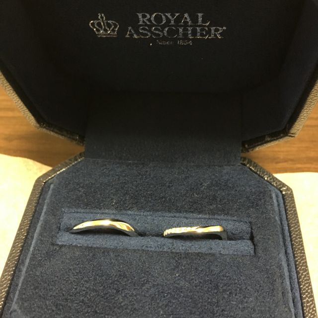 【ROYAL ASSCHER(ロイヤル・アッシャー)の口コミ】 普段から身につける物なので、シンプルなデザインという事が第一でした。…