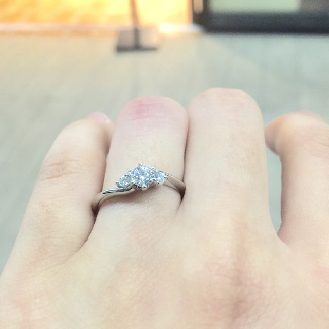 【アイプリモ(I-PRIMO)の口コミ】 一目で婚約指輪とわかるデザインでかつ派手すぎないものが良かったのです…