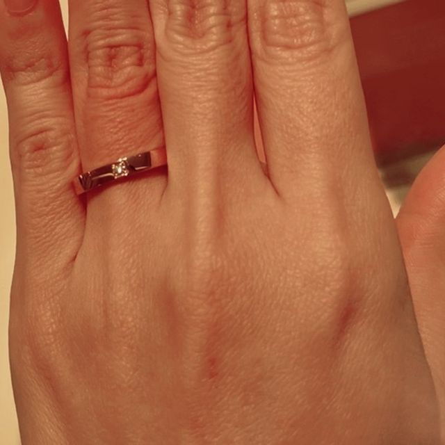 【ブルガリ(BVLGARI)の口コミ】 普段使いできるような、シンプルかつ手の形に合っている指輪がいいと思い…