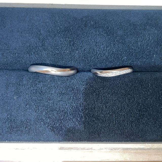 【出雲結(いずもゆい)の口コミ】 指輪は縁結を選びゴールドの部分を鏡面仕上げにしてもらうことで赤い糸が…