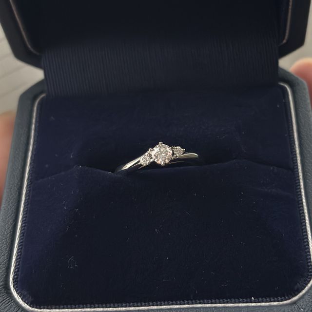 【銀座ダイヤモンドシライシの口コミ】 透明度が高く、不純物の少ないダイヤモンドを選んでお作りいただきました…