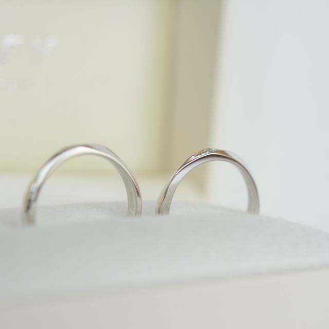 【CRAFY(クラフィ)の口コミ】 価格と接客が非常に良かった。誕生石あり、ダイヤモンド3つ、レーザー刻印…