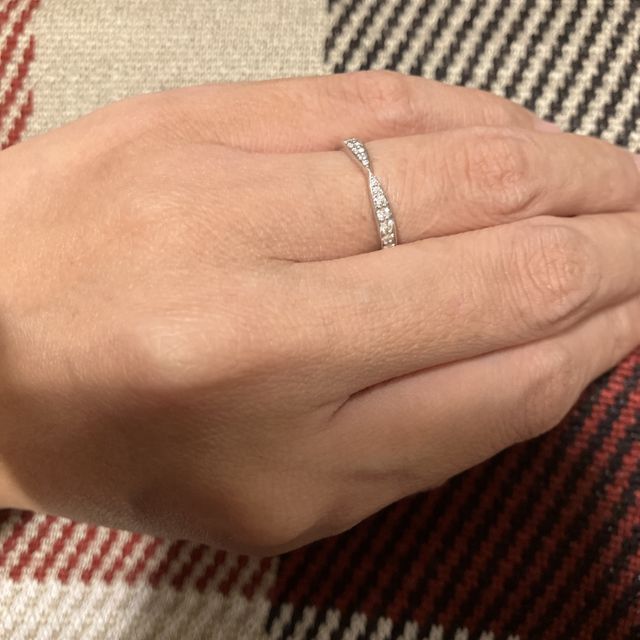 【ティファニー(Tiffany & Co.)の口コミ】 正直、一目惚れでした。婚約指輪は頂かなかったので、結婚指輪をダイヤ入…