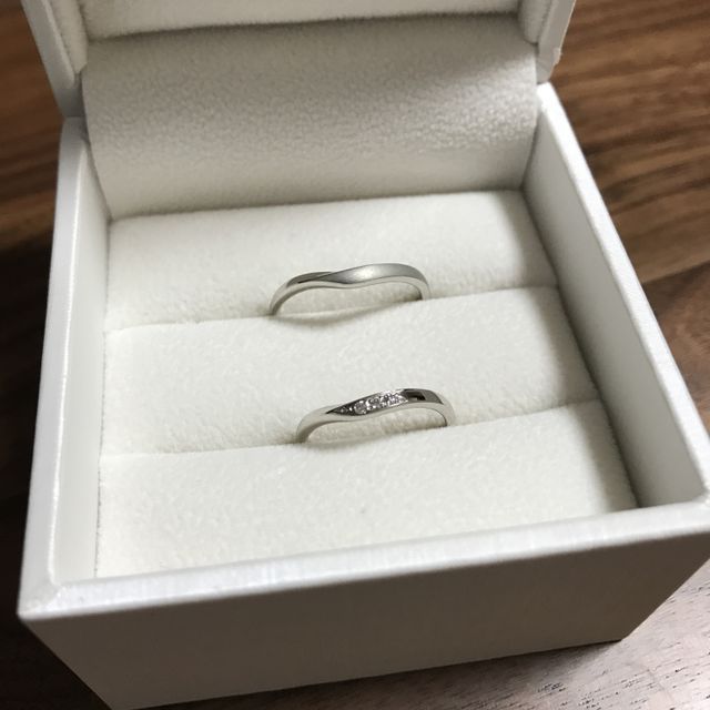 【アンジェリックフォセッテ(Angelique Fossette)の口コミ】 毎日つけるものなのでシンプルなデザインを探してました。
たくさん試着さ…