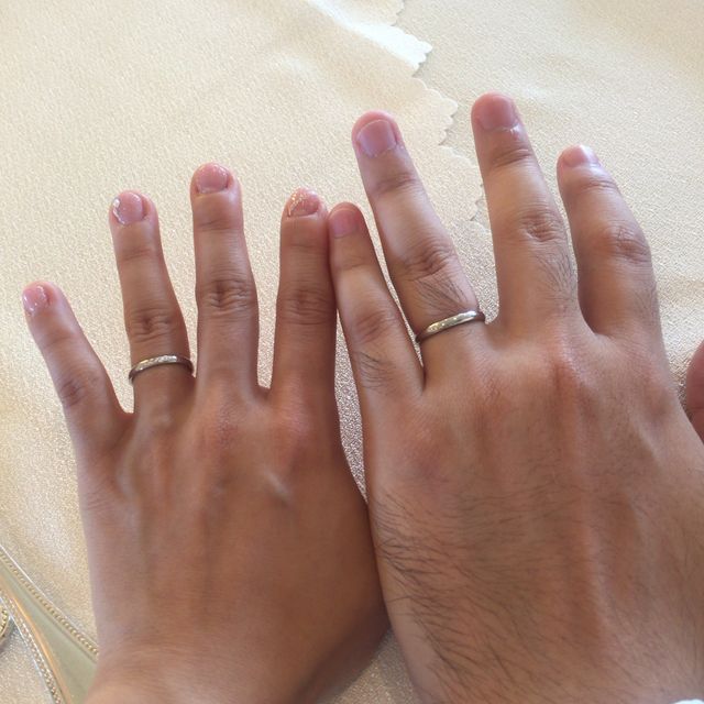 【アイプリモ(I-PRIMO)の口コミ】 控えめのダイヤが5つ並んでいてシンプルすぎず、上品な印象だったのでこれ…