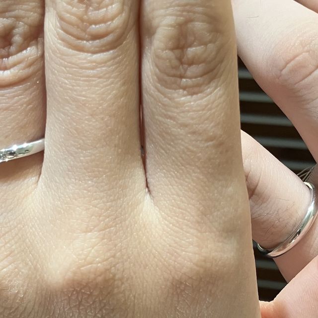 【AMATSU(アマツ)の口コミ】 付け心地が非常に良いです。シンプルな見た目で長く付けていけそうです。…