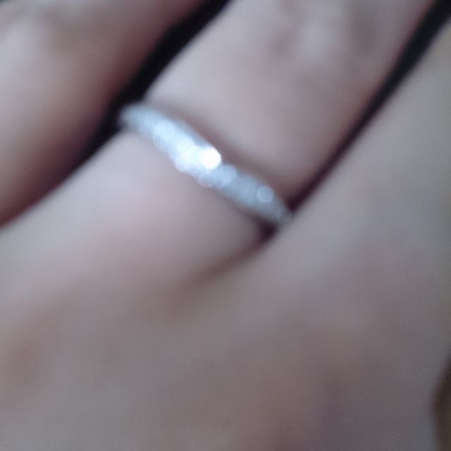 【俄(にわか)の口コミ】 30代ということもあり、シンプルで王道の指輪を探していました。婚約指輪…