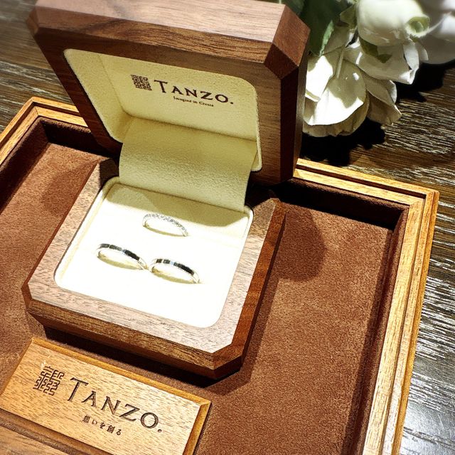 【TANZO.(鍛造指輪)の口コミ】 もともと、ブシュロンのキャトルを検討していましたが、唯一の指輪がほし…