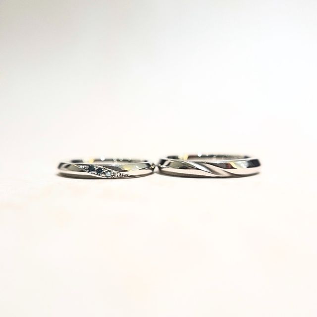 【CAFERING(カフェリング)の口コミ】 内甲丸のデザインでとてもつけ心地がよいです！ブルーダイヤモンドとアイ…