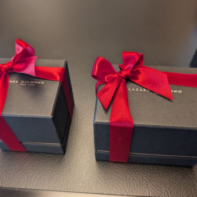 【ラザール ダイヤモンド(LAZARE DIAMOND)の口コミ】 結婚指輪はお揃いにしました。リアルトはシンプルなデザインですが、飽き…