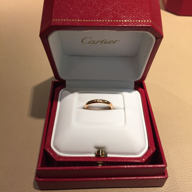 【カルティエ(Cartier)の口コミ】 シンプルな結婚指輪を探していました。
日頃付けるとなるとカジュアルで24…