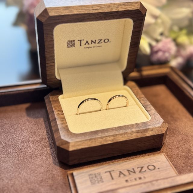 【TANZO.(鍛造指輪)の口コミ】 シンプルなのに金属の高級感があるところが本当にお気に入りです
他のブラ…